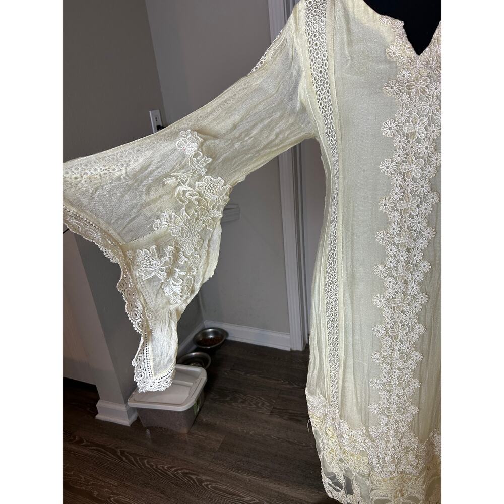 ✨ 1970s Angel Sleeve Boho Goddess Wedding Dress — Beading & Daisy Details - Picture 6 of 8